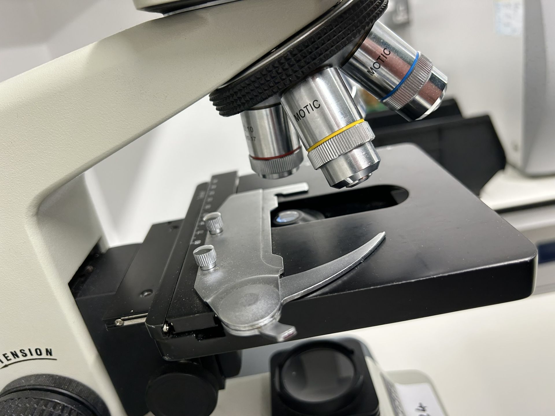 Motic B1 Series Binocular Laboratory Microscope - Image 6 of 7