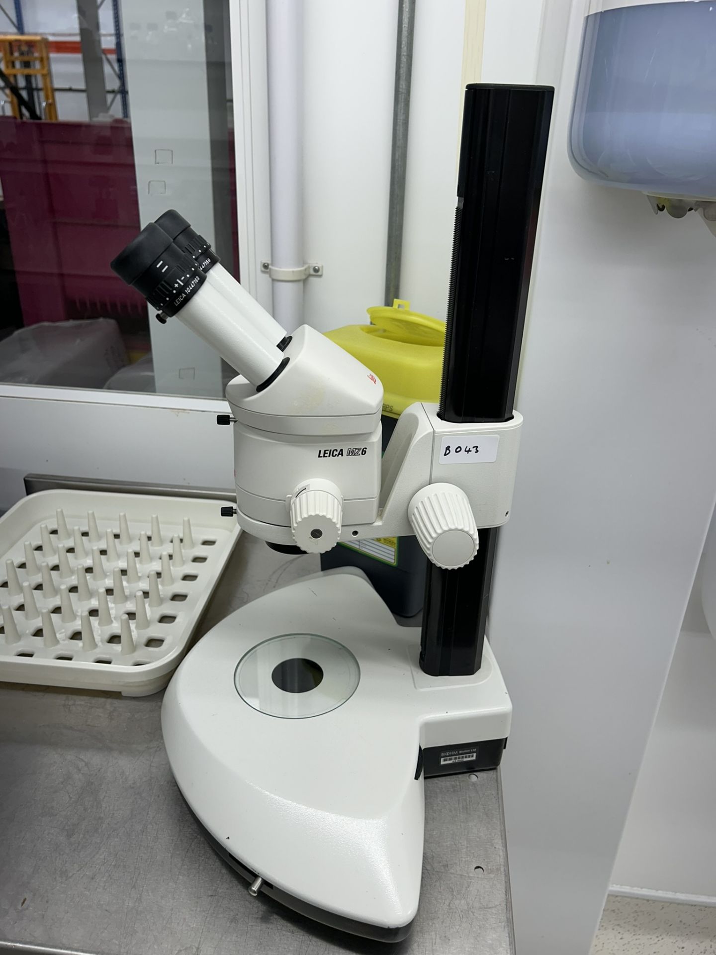 Leica MZ6 Stereo Microscope with Stand and Eyepieces