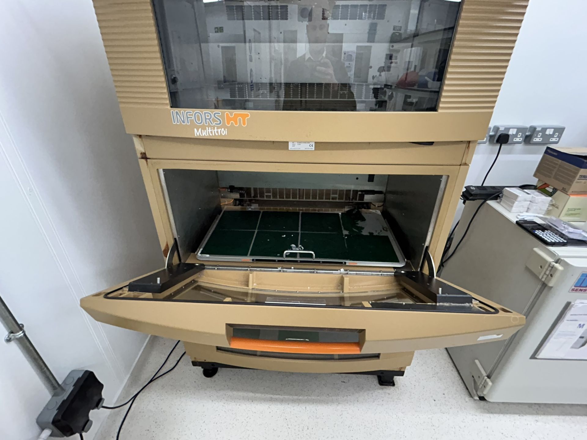 Infors HT Multitron Incubator (Stacked 3-Unit System) – Laboratory Incubator - Image 6 of 10