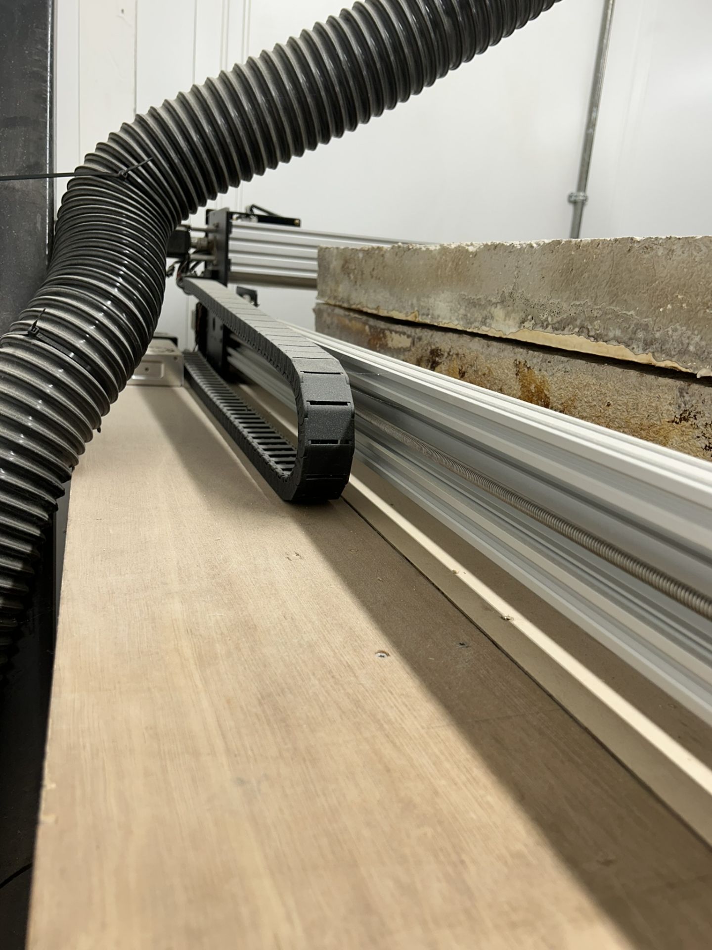 Ooznest WorkBee CNC Router with DeWalt Router & Dust Extraction - Image 9 of 10