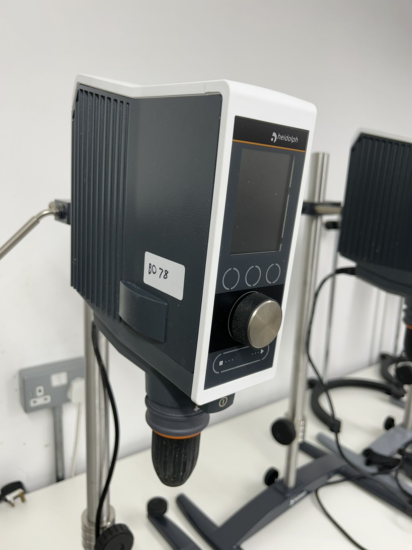 Heidolph Hei-TORQUE 400 Overhead Stirrer with Stand – Laboratory Mixer – Working - Image 4 of 7