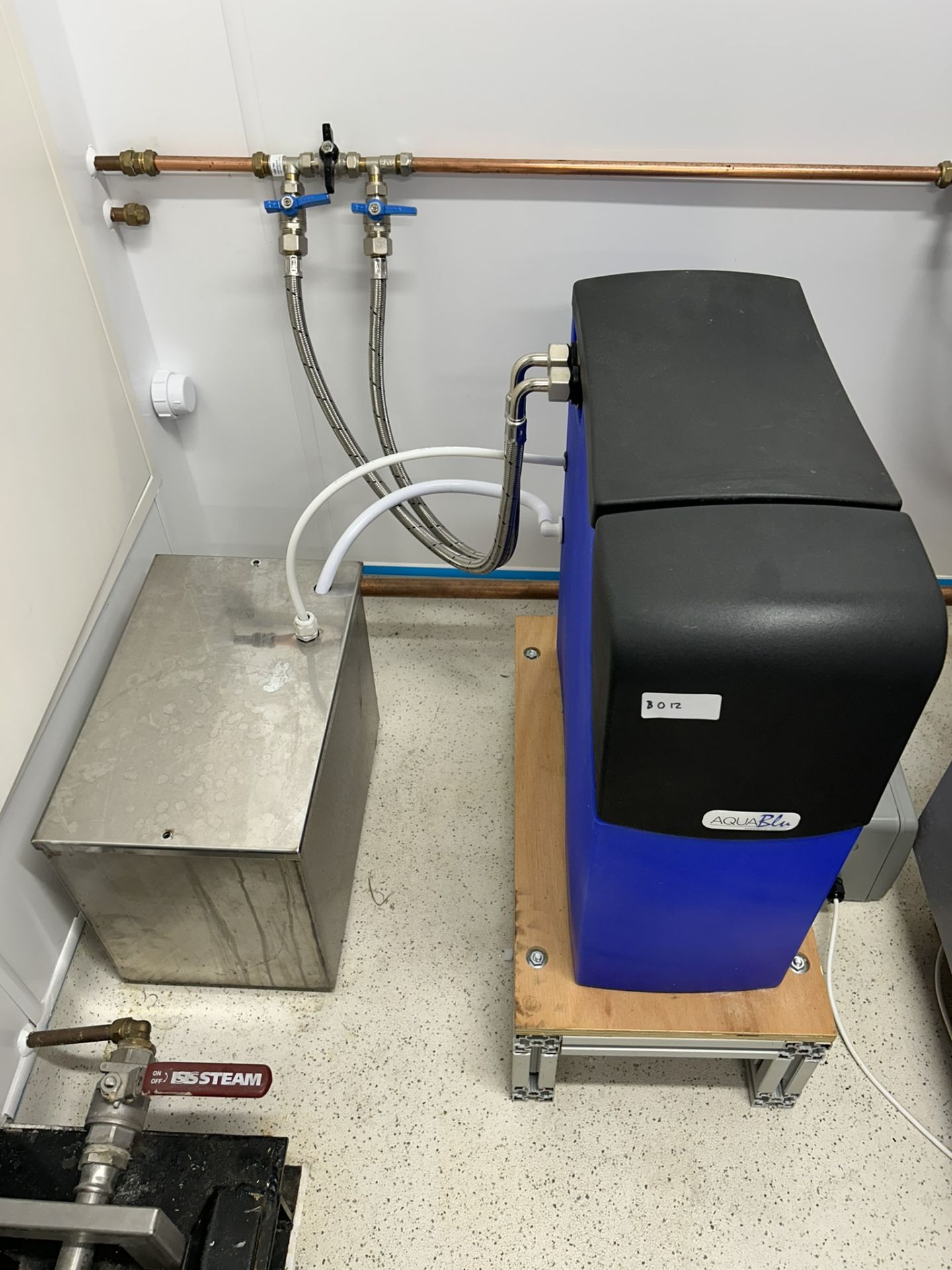 Aqua Blu Kinetico Commercial Water Softener System with Brine Tank - Image 3 of 6