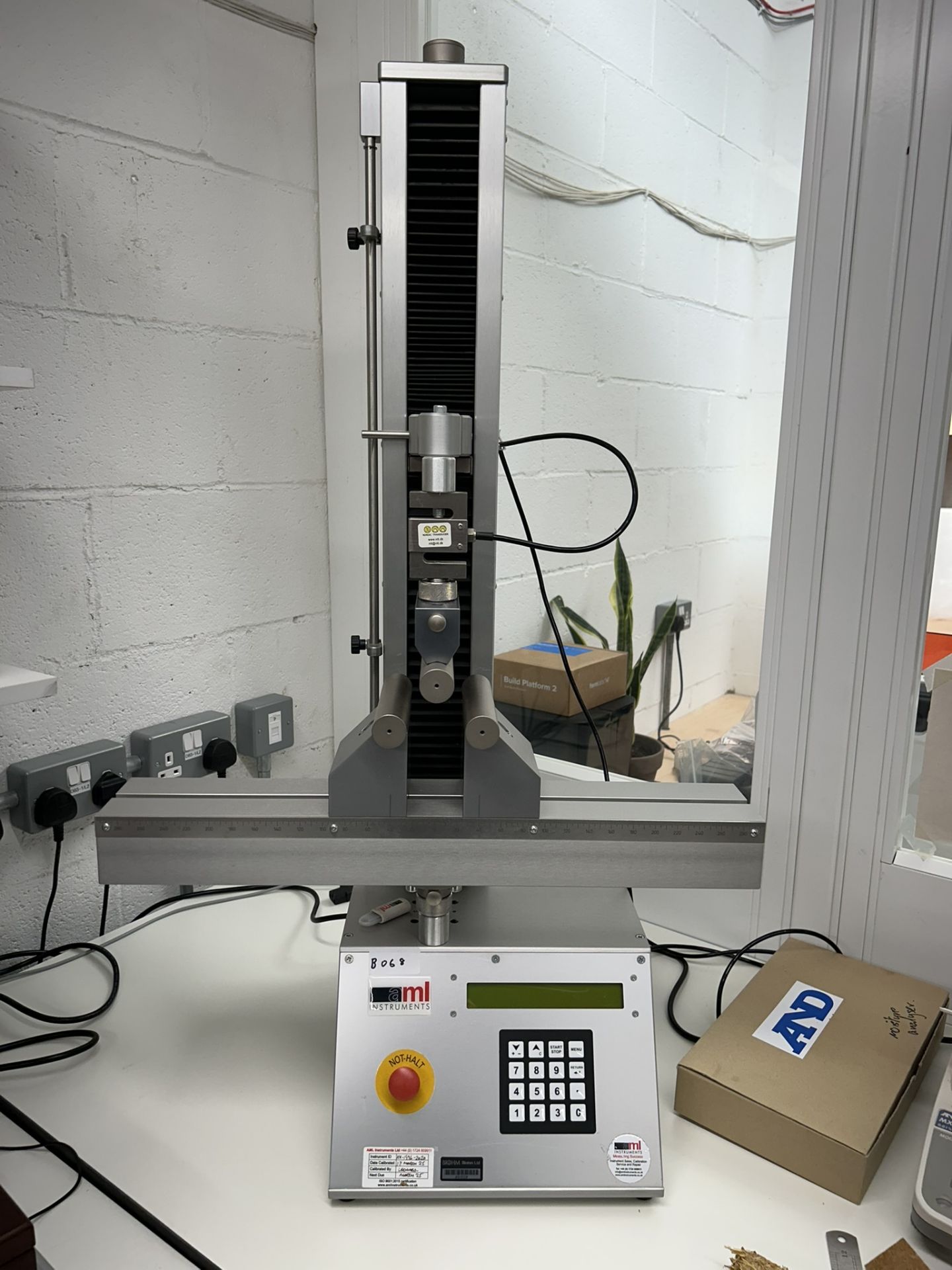 AML Instruments Universal Testing Machine / Tensile Tester (3kN) – TCTN-9110