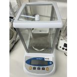 VWR LPW-213i Analytical Balance – 210g Capacity (1mg Precision)