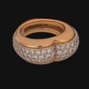 A rare Cartier 'Juliette' 18ct yellow gold ring set with brilliant-cut diamonds, weight: 14,5 g (+)