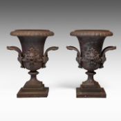 An imposing pair of cast iron Medici-type garden vases 110 x 85 cm. (43.31 x 33.46 in.)