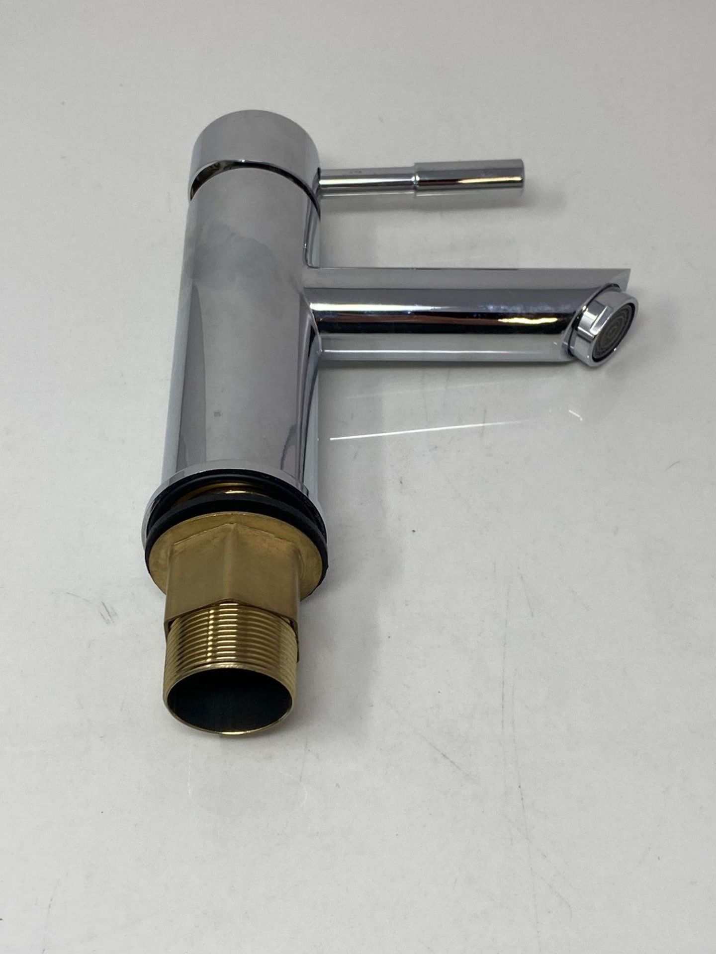 Basin Tap with pop up Waste,Luckyhome Washroom Sink Mixer Taps Single Lever Brass Cold and Hot Wate - Image 4 of 6