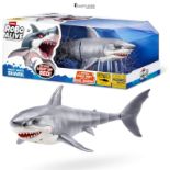 ROBO ALIVE Great White Shark Series 1 ZURU - Battery-Powered Light Up Shark Toy, Pool & Bath Toy fo