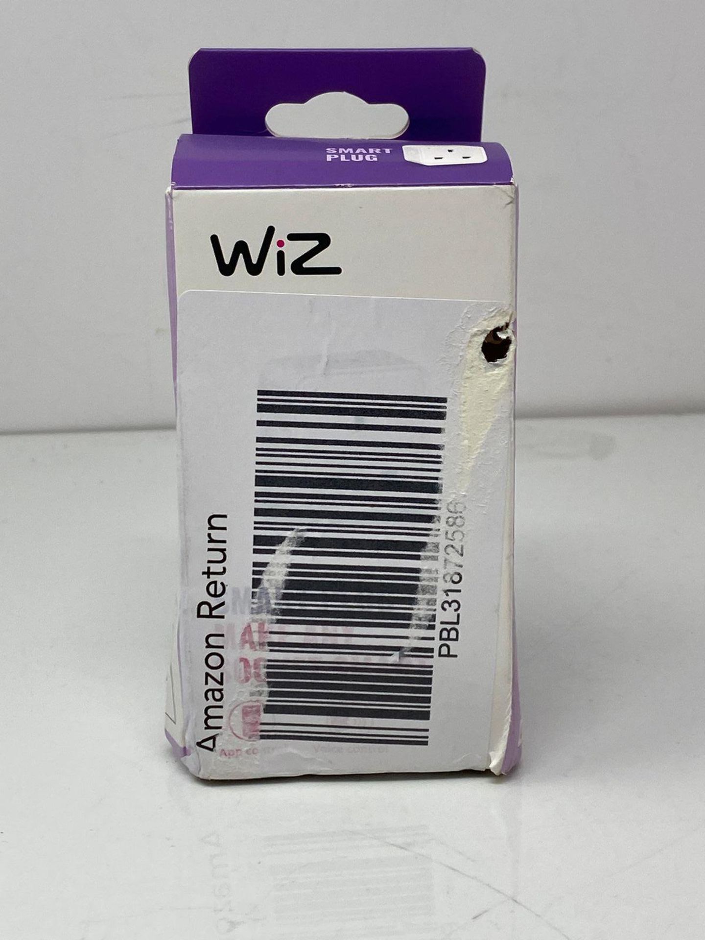 WiZ Smart Plug, Type F, 230V, Easy Setup, Standard Plug, Smart Controls, Voice Commands, With Power - Image 2 of 5