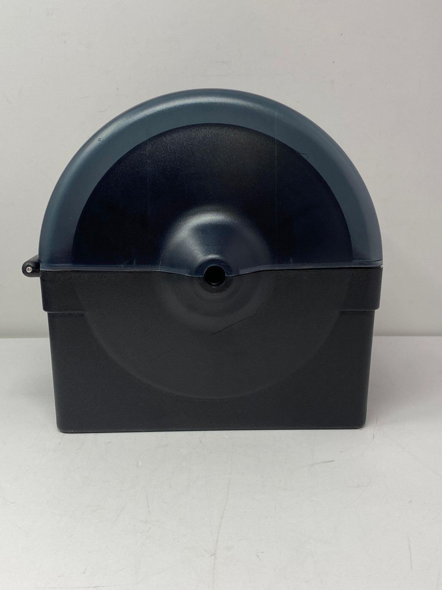 Amazon Basics Paper Towel Dispenser Centre Pull, 23 x 28.8 x 22.5 centimetres, Smoke Semi-transpare - Image 3 of 5