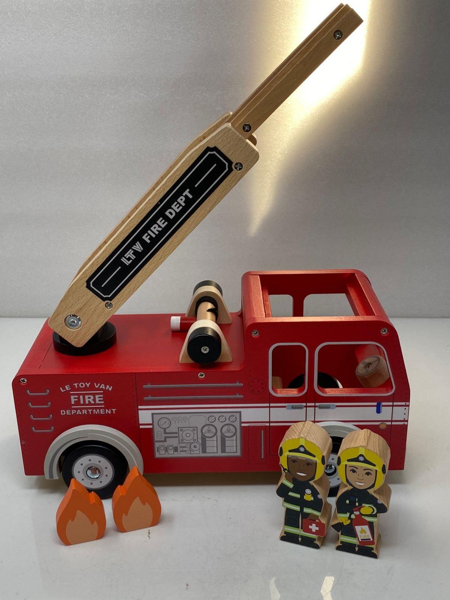 Le Toy Van - Pretend Play Wooden Fire Engine Toy Truck Vehicle Play Set Includes Firefighter Figure - Image 4 of 4