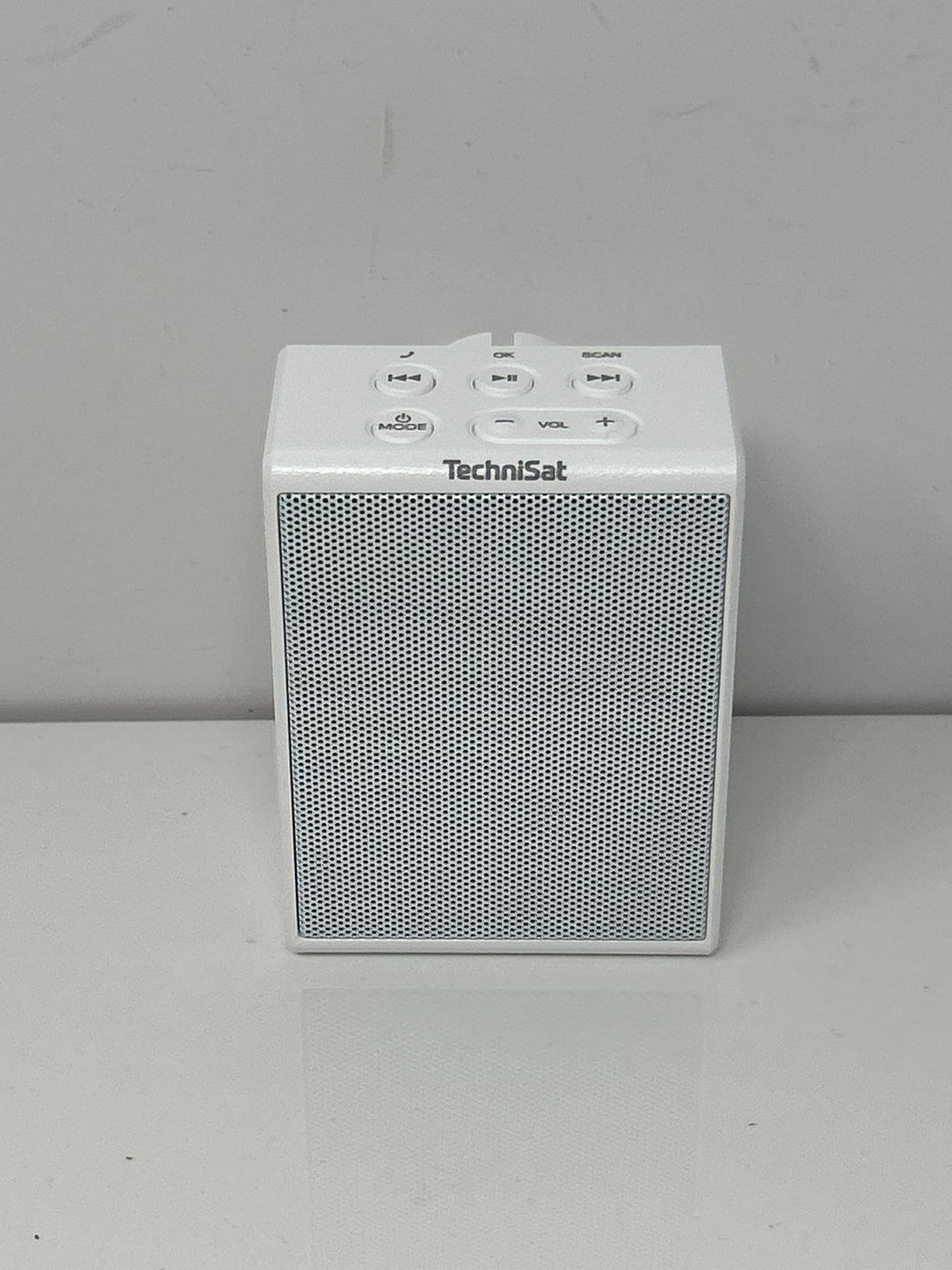 TechniSat VIOLA Plug-in Radio - Compact FM radio for the wall socket (Bluetooth, hands-free functio - Image 3 of 4