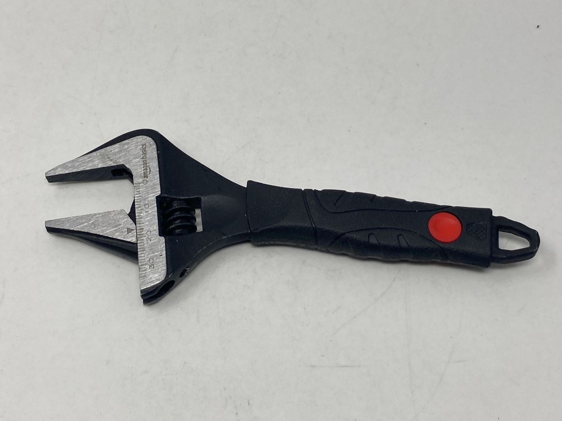 Amazon Basics Plumbing Adjustable Wide Jaw Wrench with Soft Grip, 16.1 cm L x 7.2 cm W x 1.5 cm H - Image 3 of 3