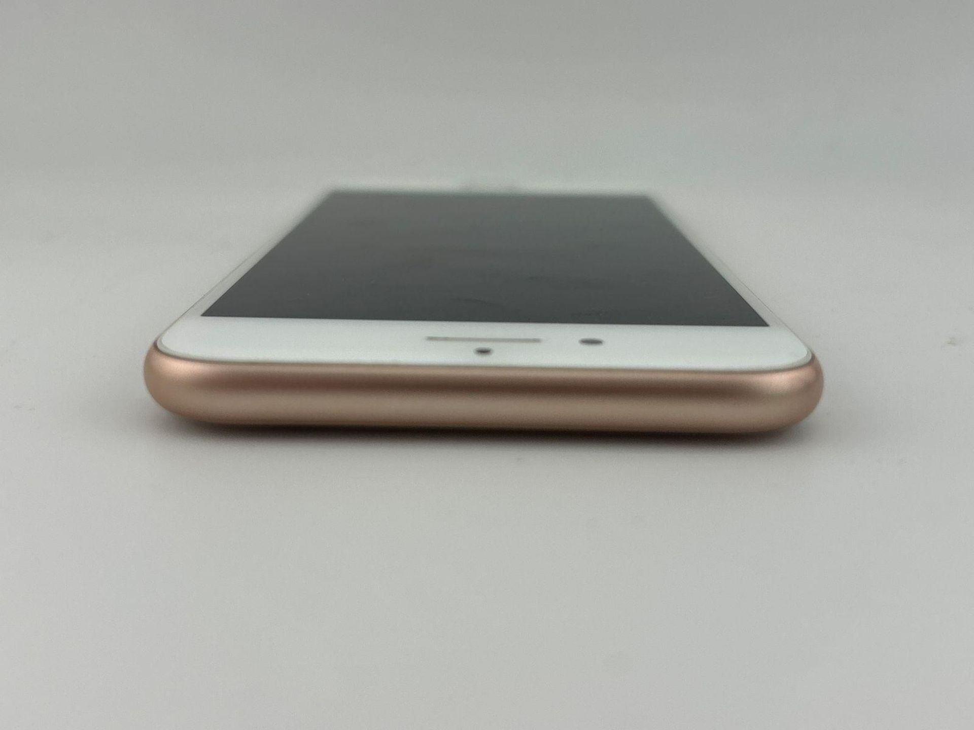 Apple iPhone 8 64GB, Gold, Unlocked - Image 6 of 8