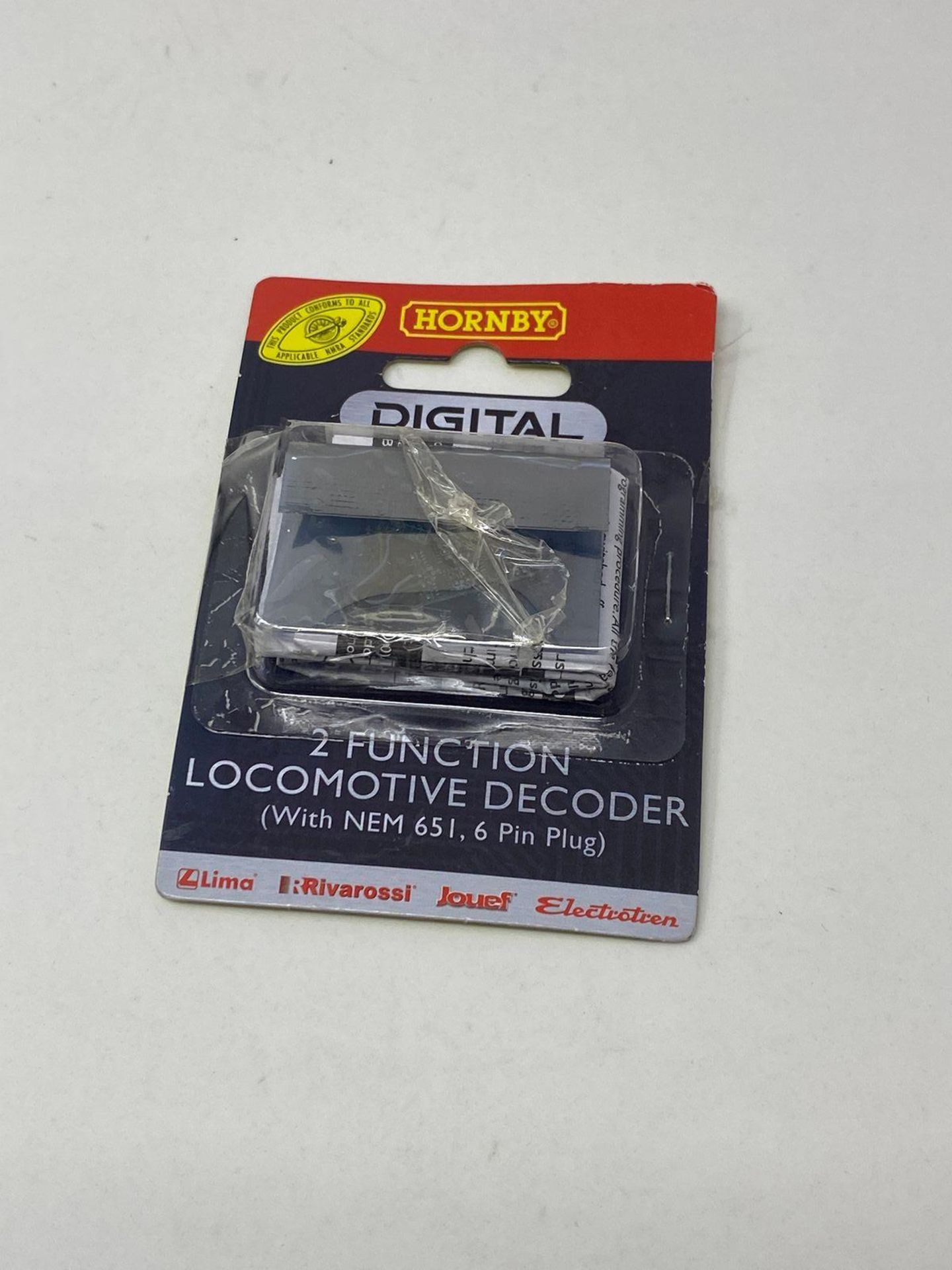 Hornby R7150 Standard 6 pin Decoder - Hornby Accessories for 00 Gauge Track & Train Sets - Compatib - Image 2 of 4