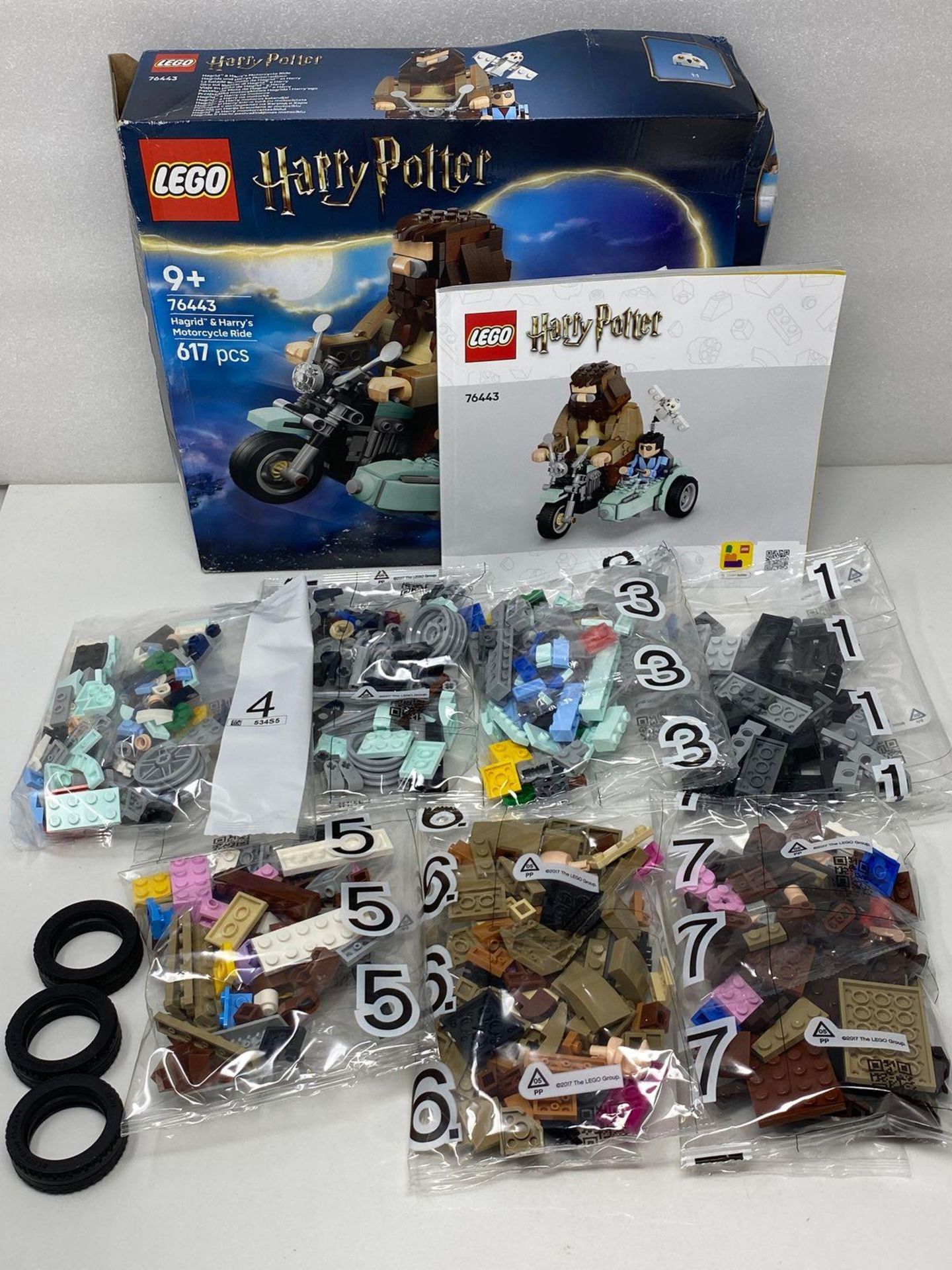 LEGO Harry Potter Hagrid & Harry’s Motorcycle Ride - Play and Display Motorbike Toy with a Sidecar - Image 2 of 3