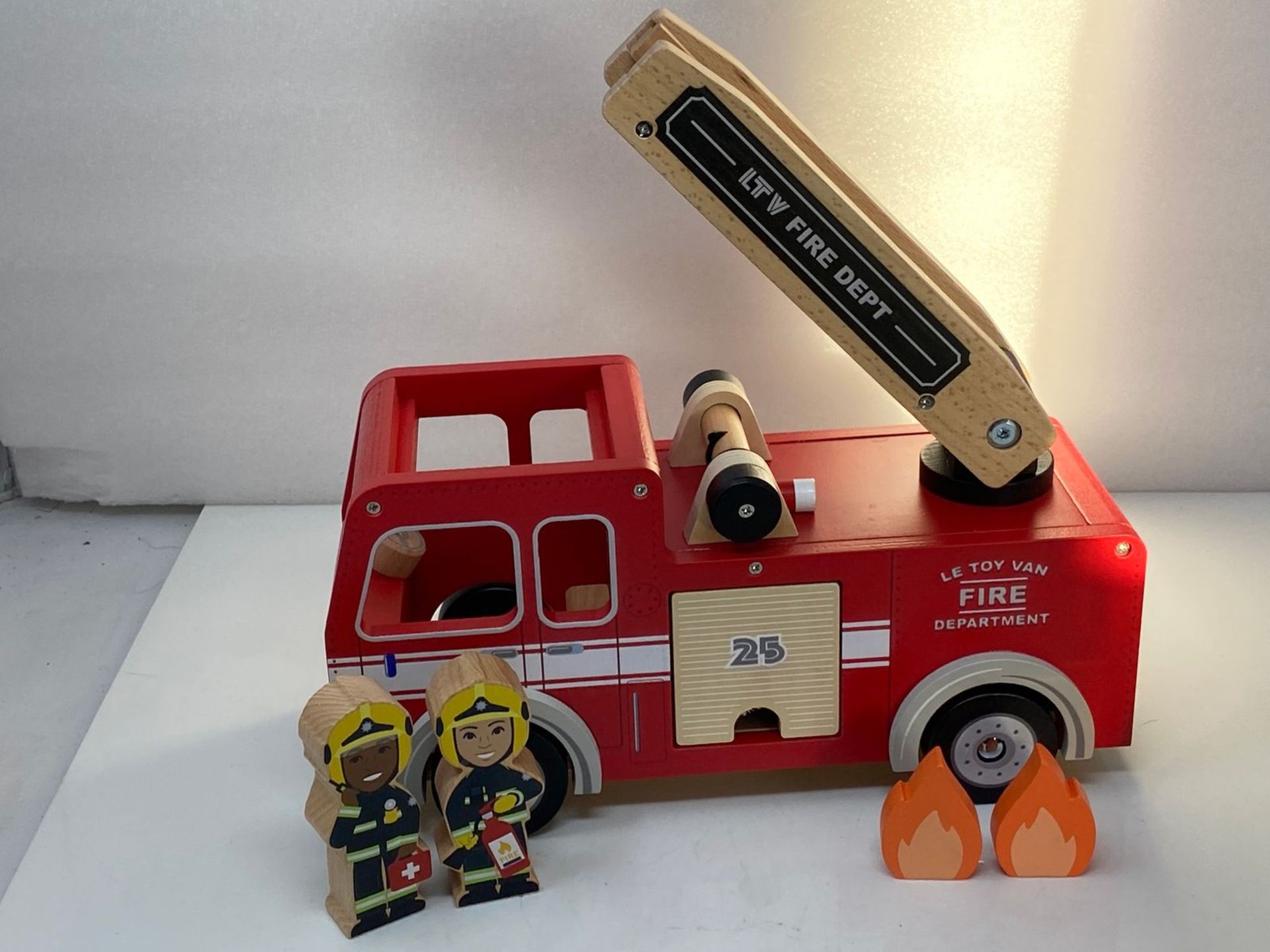 Le Toy Van - Pretend Play Wooden Fire Engine Toy Truck Vehicle Play Set Includes Firefighter Figure - Image 3 of 4