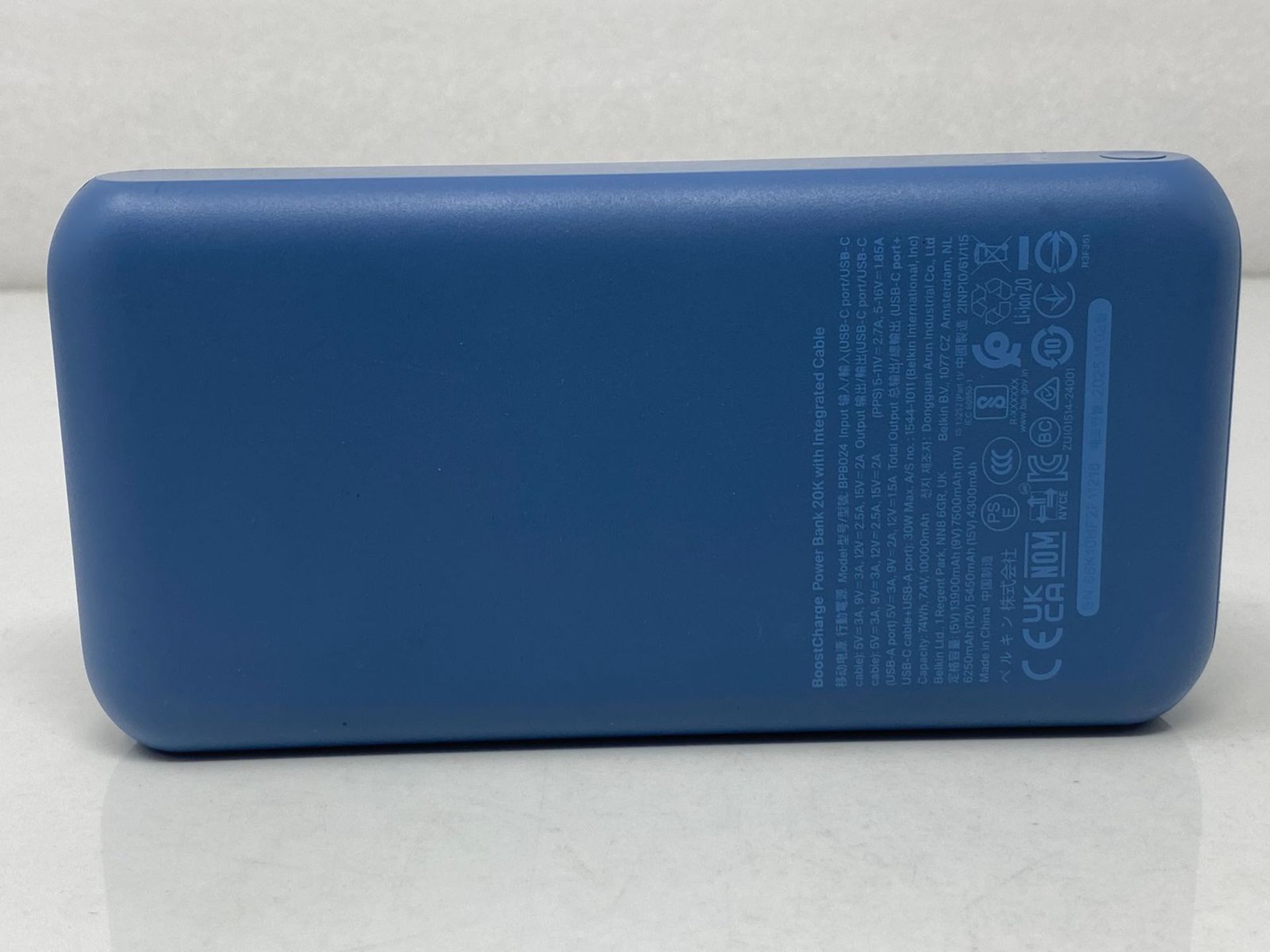 Belkin Portable Charger, Power Bank with Integrated Cable 20K PD 30W - Fast Charging USB-C Power De - Image 3 of 3
