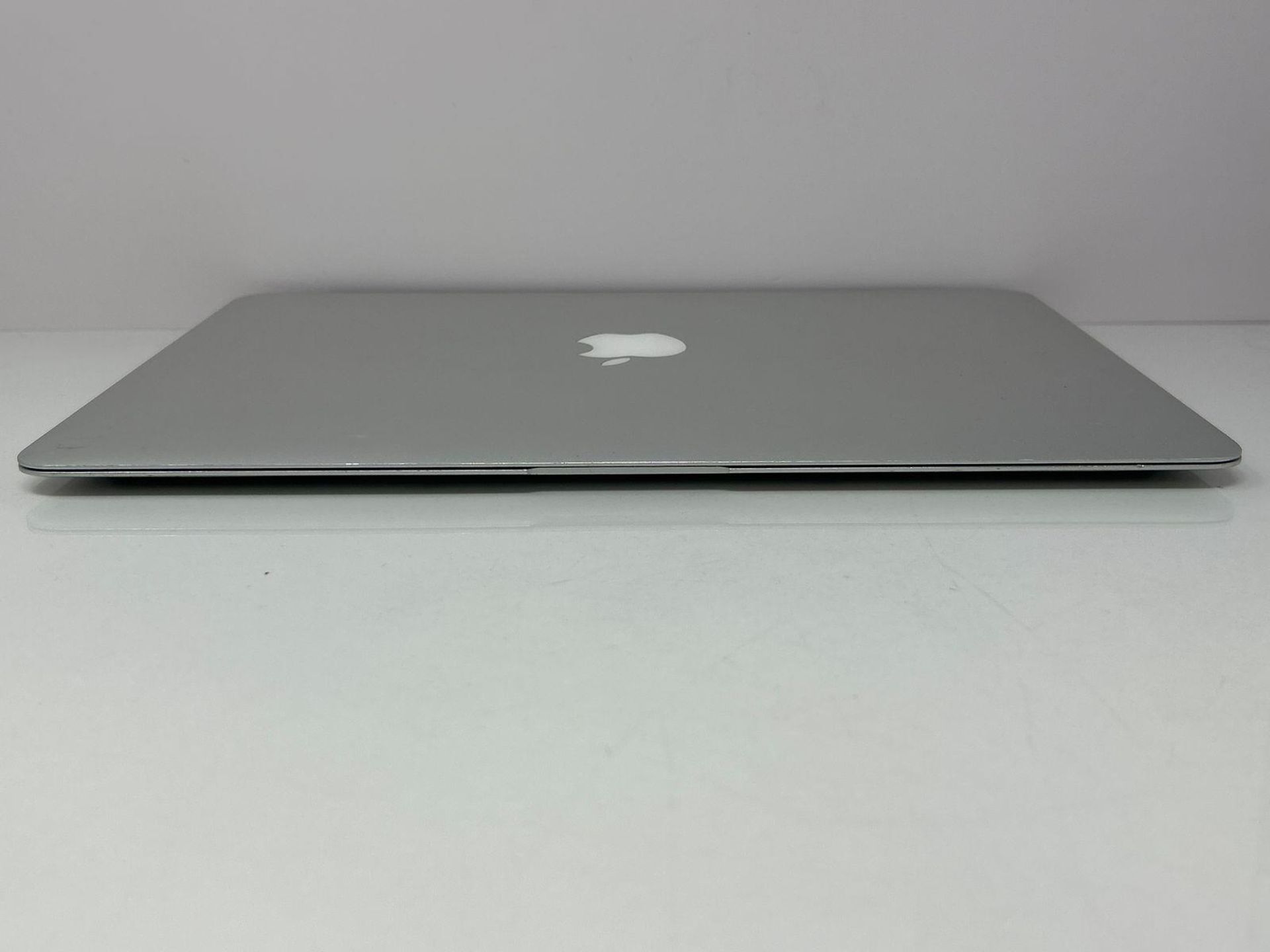 MacBook Air 13" (Mid 2017) - Core i5 1.8 GHz - 8 GB Memory - 128 GB - Intel HD Graphics 6000 - QWER - Image 5 of 8