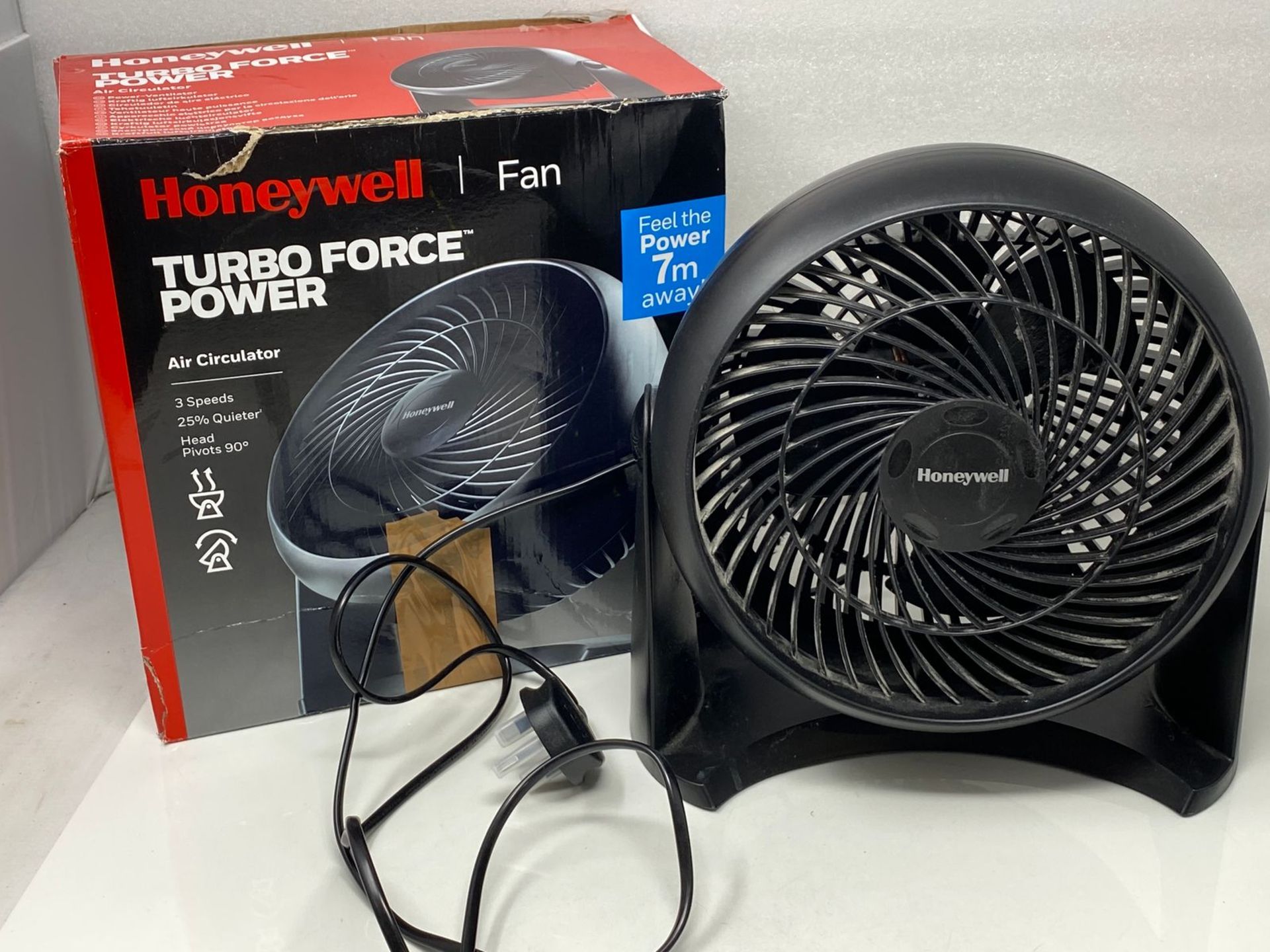Honeywell TurboForce Power Fan (Quiet Operation Cooling, 90Â° Variable Tilt, 3 Speed Settings, Wall - Image 2 of 4