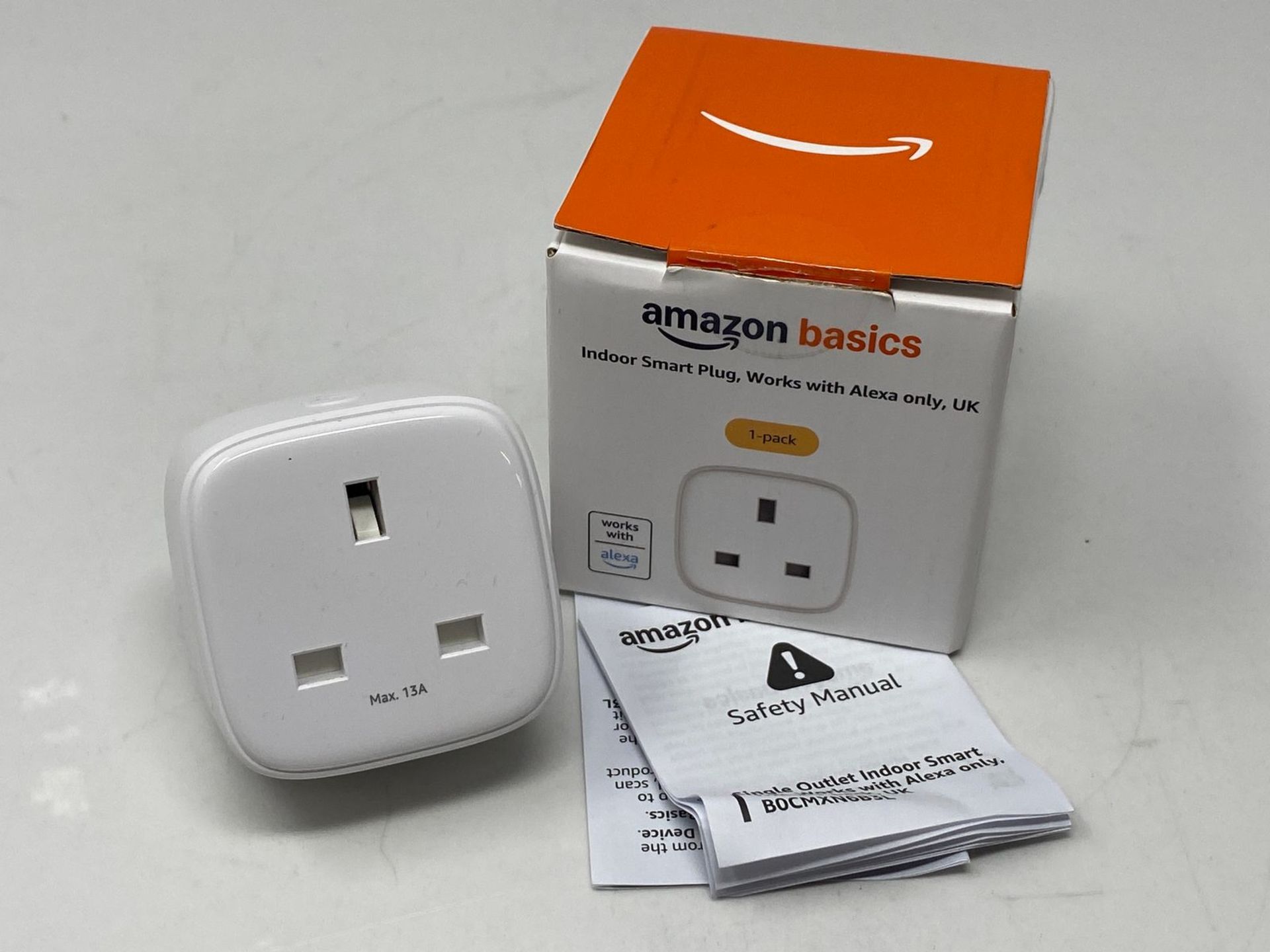 Amazon Basics Single Outlet Indoor 2.4 GHz Wi-Fi Smart Plug, works with Alexa only, 1-Pack, White, - Image 2 of 4