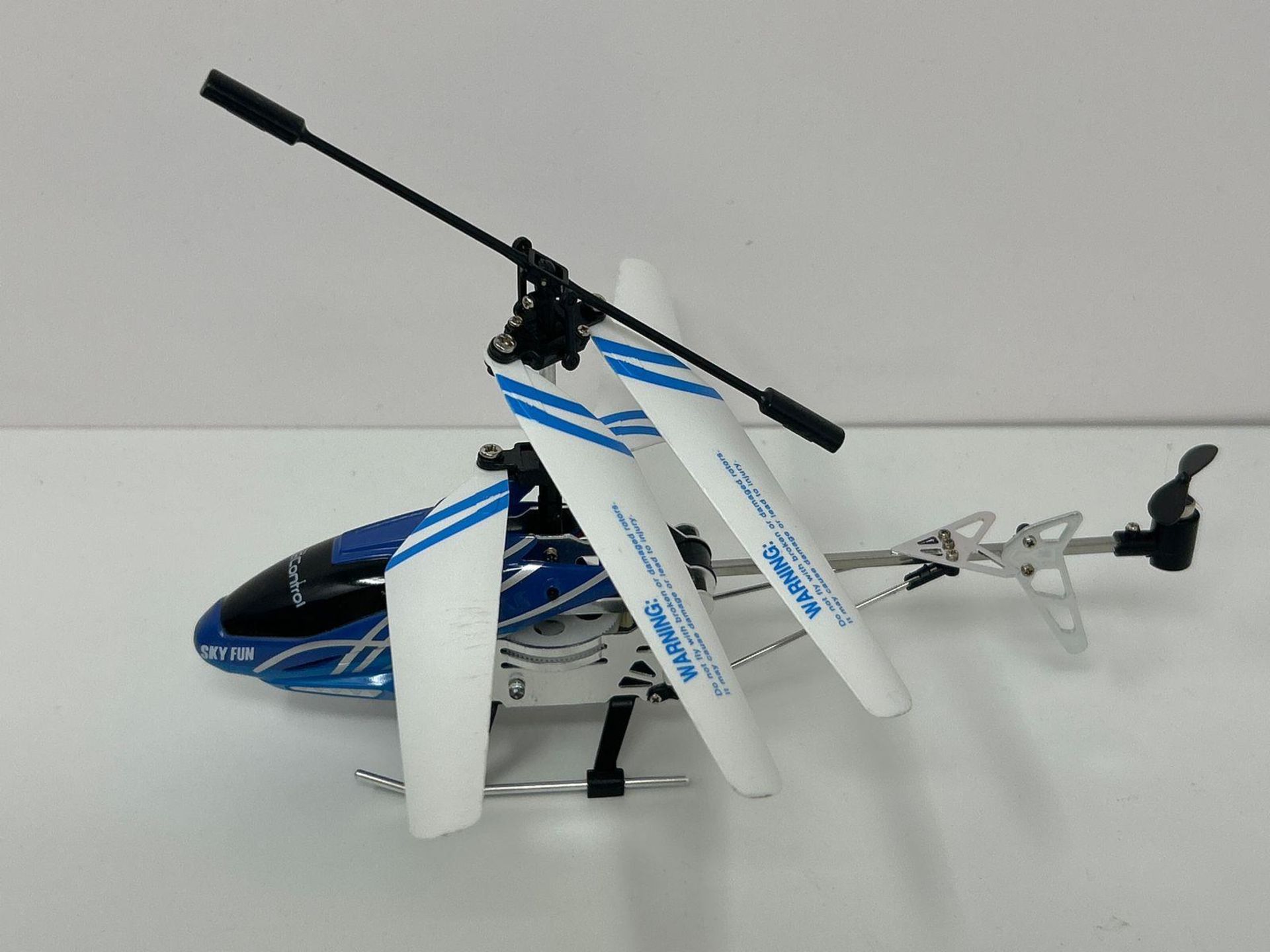 Revell Control 23982 Remote Control Helicopter Sky Fun With Precise 2.4 GHz Control, Gyro, 3 Channe - Image 5 of 5