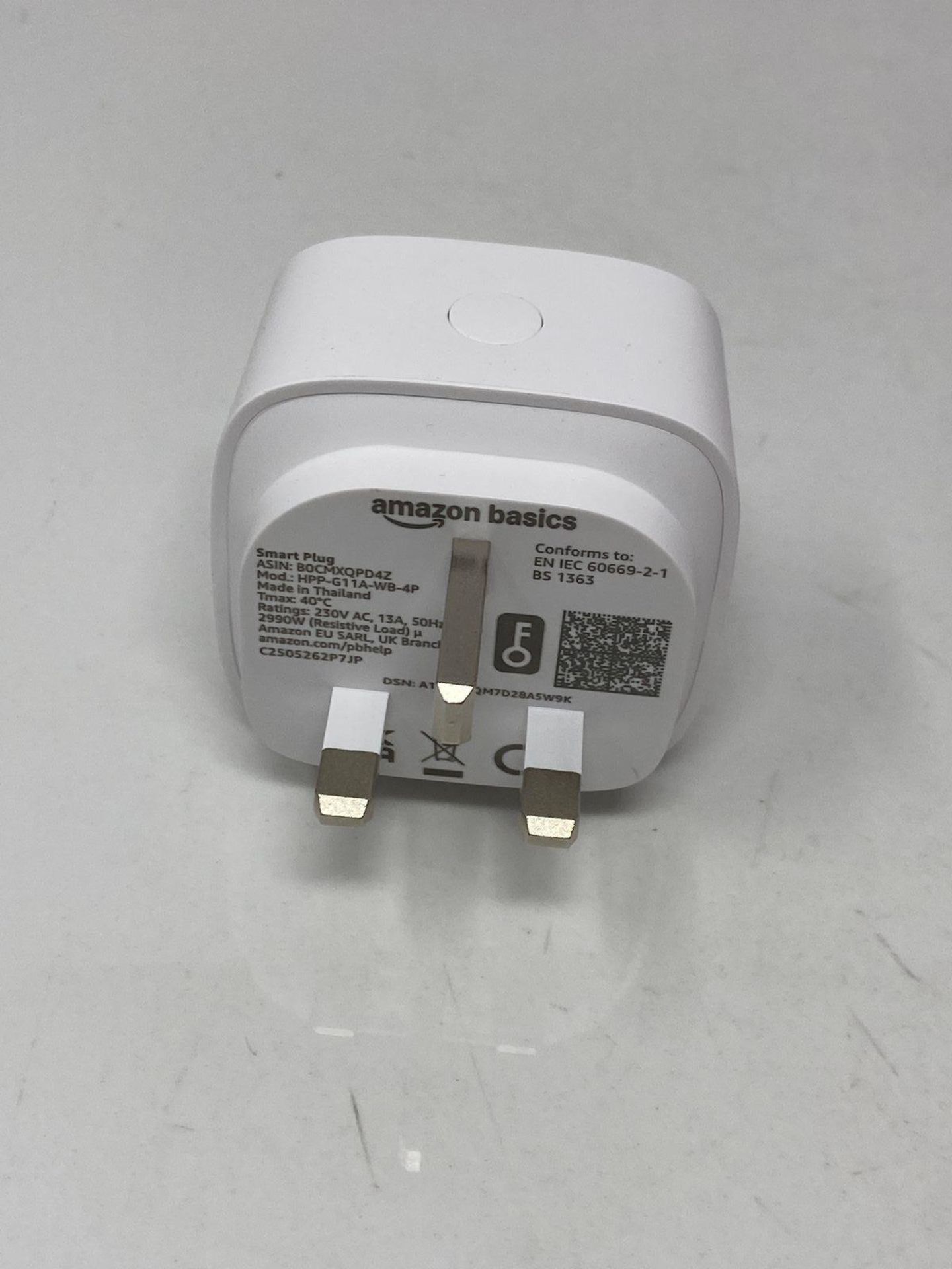 Amazon Basics Single Outlet Indoor Wi-Fi Smart Plug, works with Alexa only, 4 Pack, White, UK - Image 4 of 4