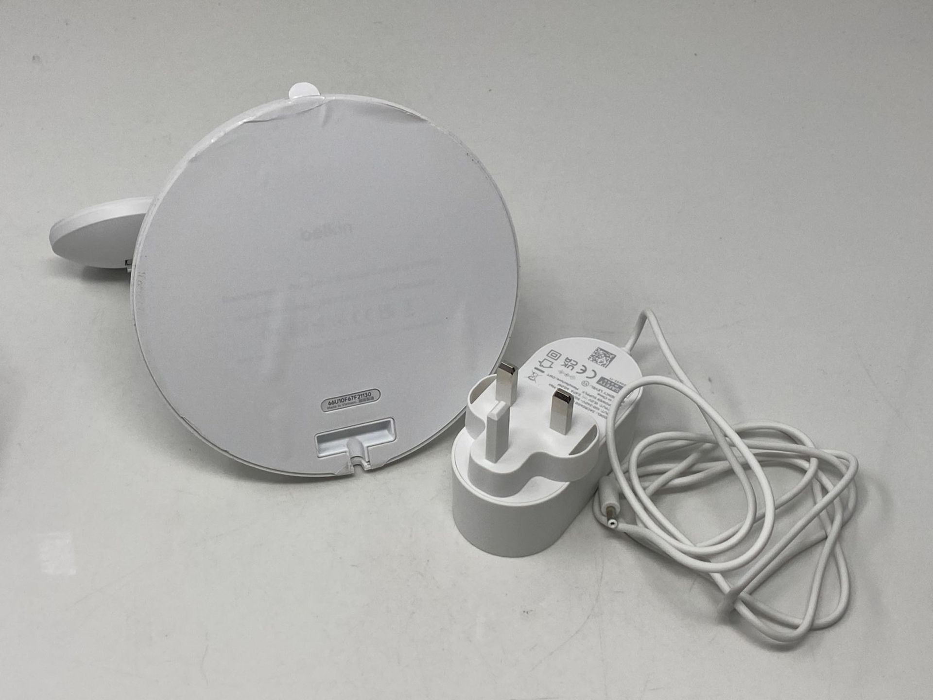 RRP £134.99 - Belkin BoostCharge 3-in-1 Qi2 charger, MagSafe compatible wireless charging station, - Image 3 of 3