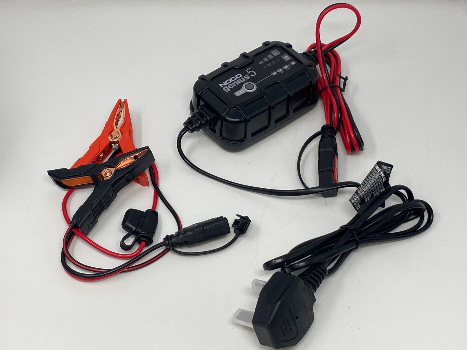 RRP £77.60 - NOCO GENIUS5: 5A 6V/12V Smart Battery Charger – Automatic Maintainer, Trickle Charger - Image 3 of 4