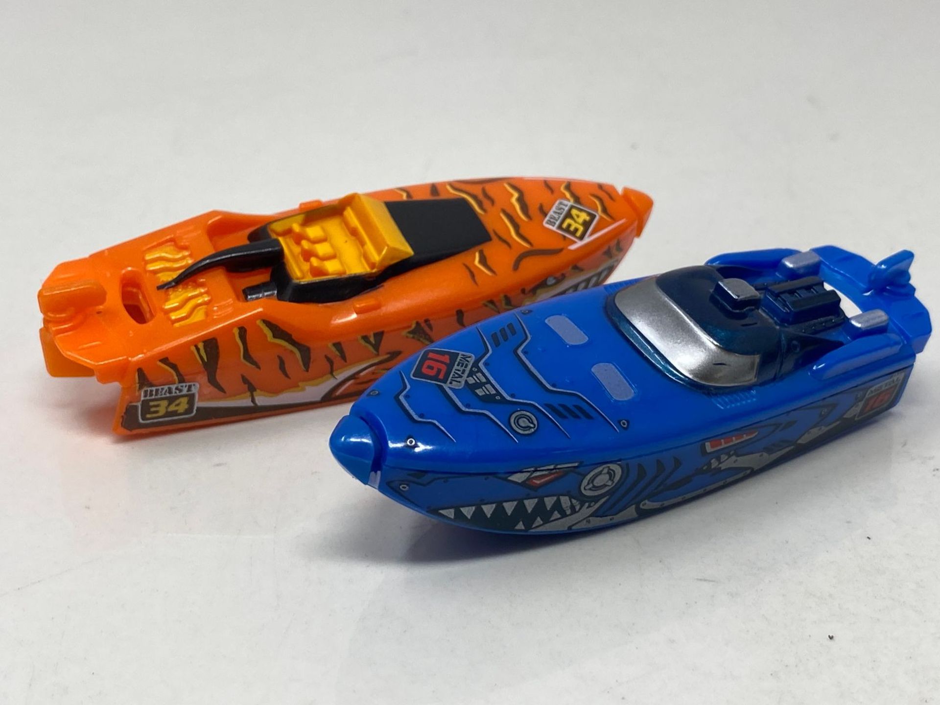 ZURU Robo Alive Robo Boats, Tiger Shark & Robo Shark Boat, 2 Pack, by ZURU Water Activated Boat Toy - Image 3 of 4