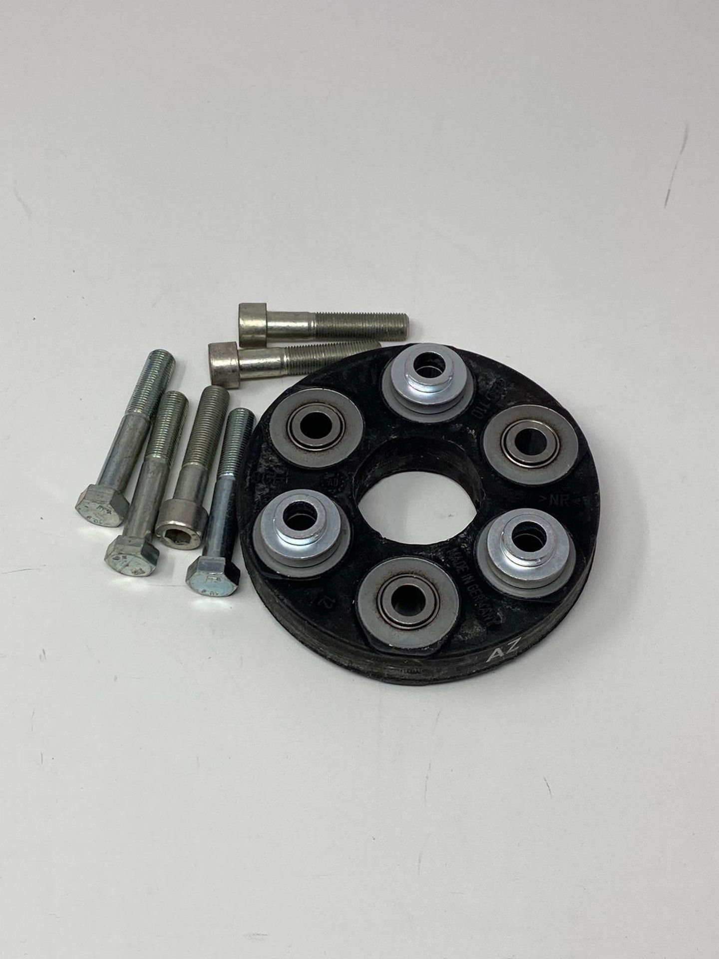 febi bilstein 01527 Flexible Coupling Kit for propshaft, pack of one - Image 3 of 4