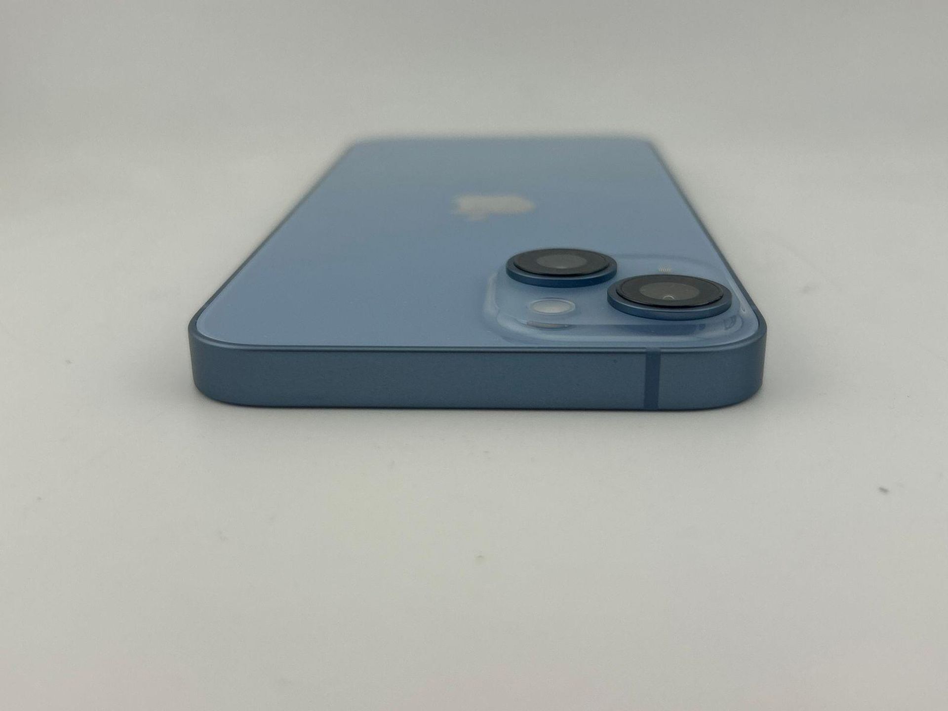 RRP £388.16 - Apple iPhone 14 (128 GB) - Blue - Image 7 of 8