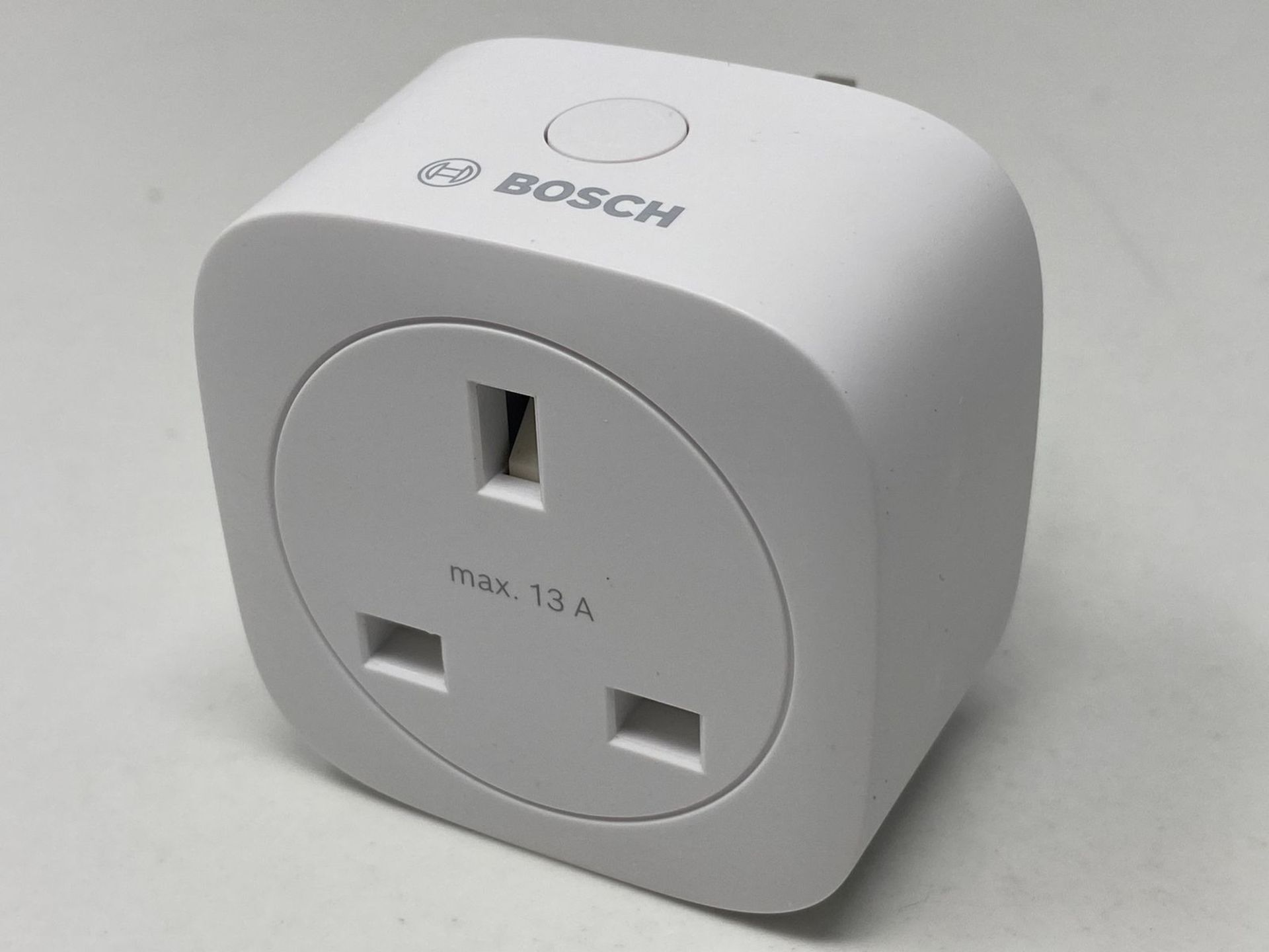 Bosch Smart Home Plug Compact, smart socket with app function (slim design, radio signal amplificat - Image 2 of 3