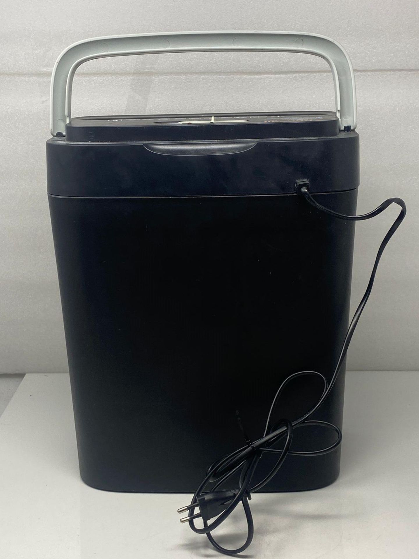 Amazon Basics Paper Shredder, 5-6 Sheet Cross Cut, for Paper and Plastic Cards, Black - Image 4 of 4