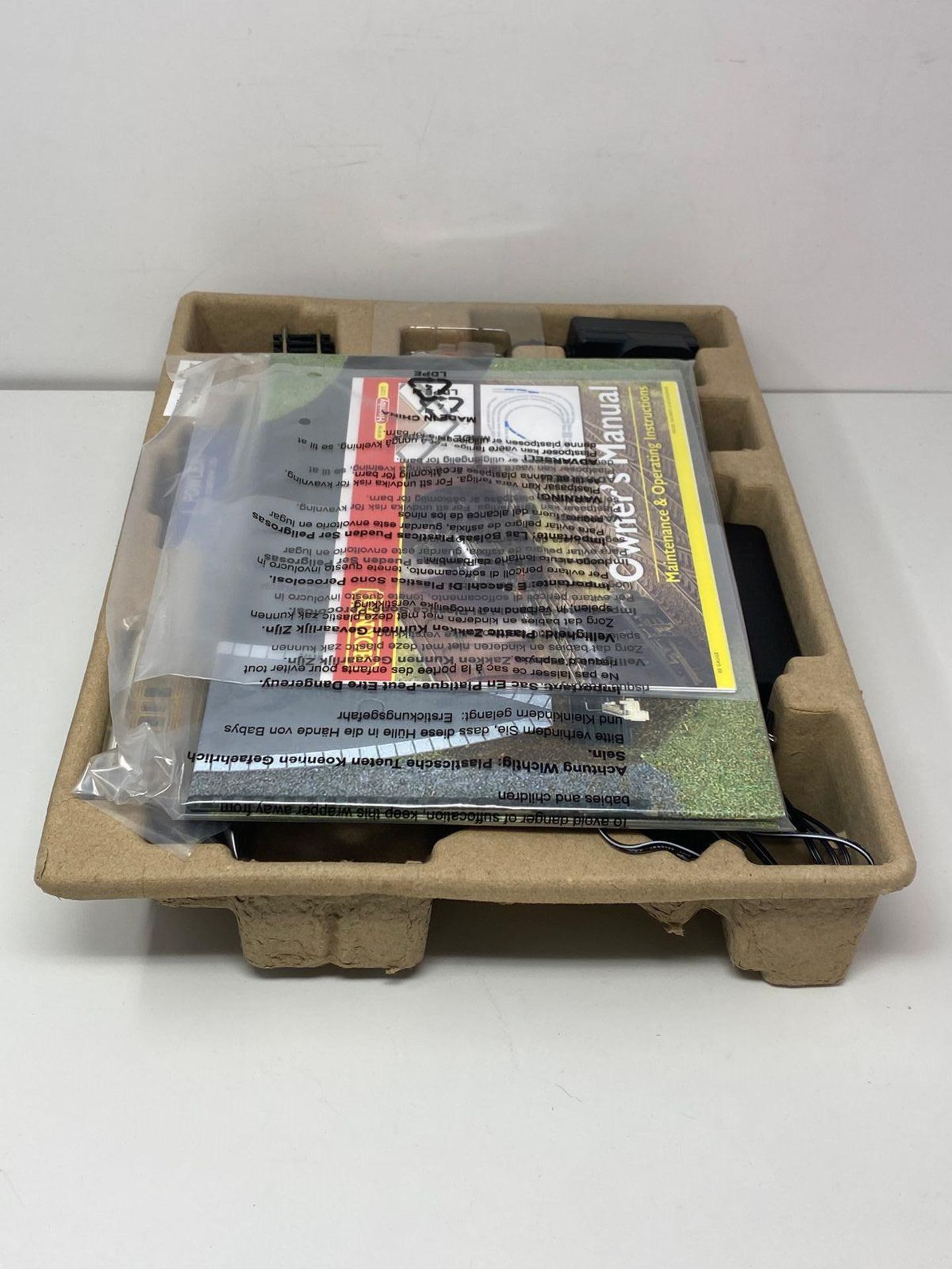 RRP £88.40 - Hornby - R1270M Valley Drifter Train Set - Analogue OO Gauge Model Railway, Includes: - Image 3 of 5