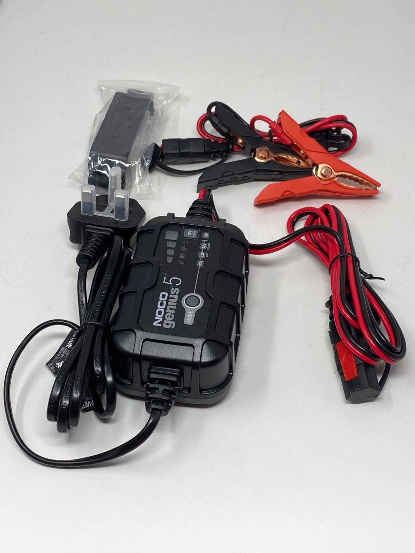 RRP £77.60 - NOCO GENIUS5: 5A 6V/12V Smart Battery Charger – Automatic Maintainer, Trickle Charger - Image 3 of 4