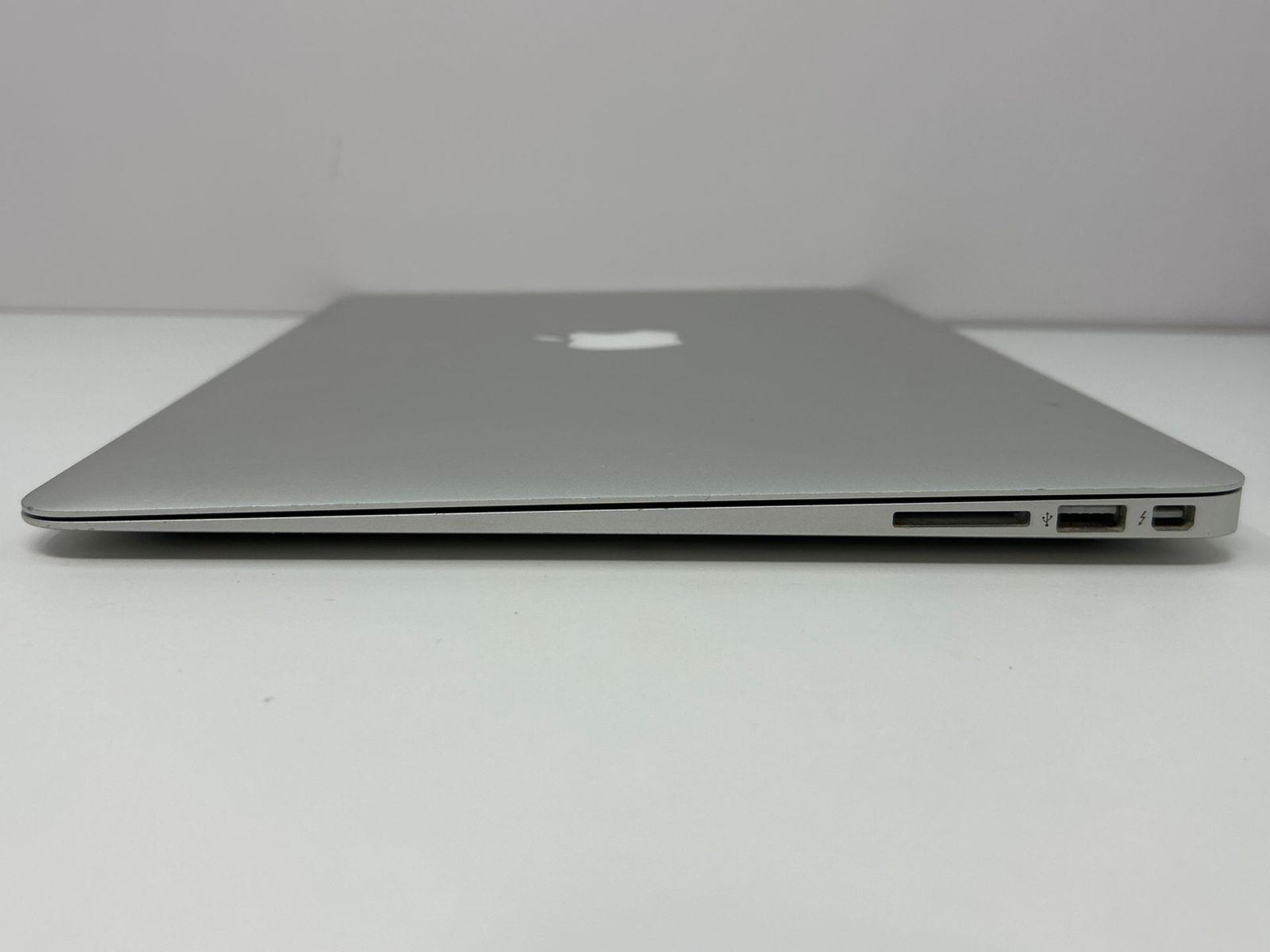 MacBook Air 13" (2017- Core i5 1.8 GHz - 8 GB Memory - 128 GB - Intel HD Graphics 6000 - QWERTY Eng - Image 6 of 8