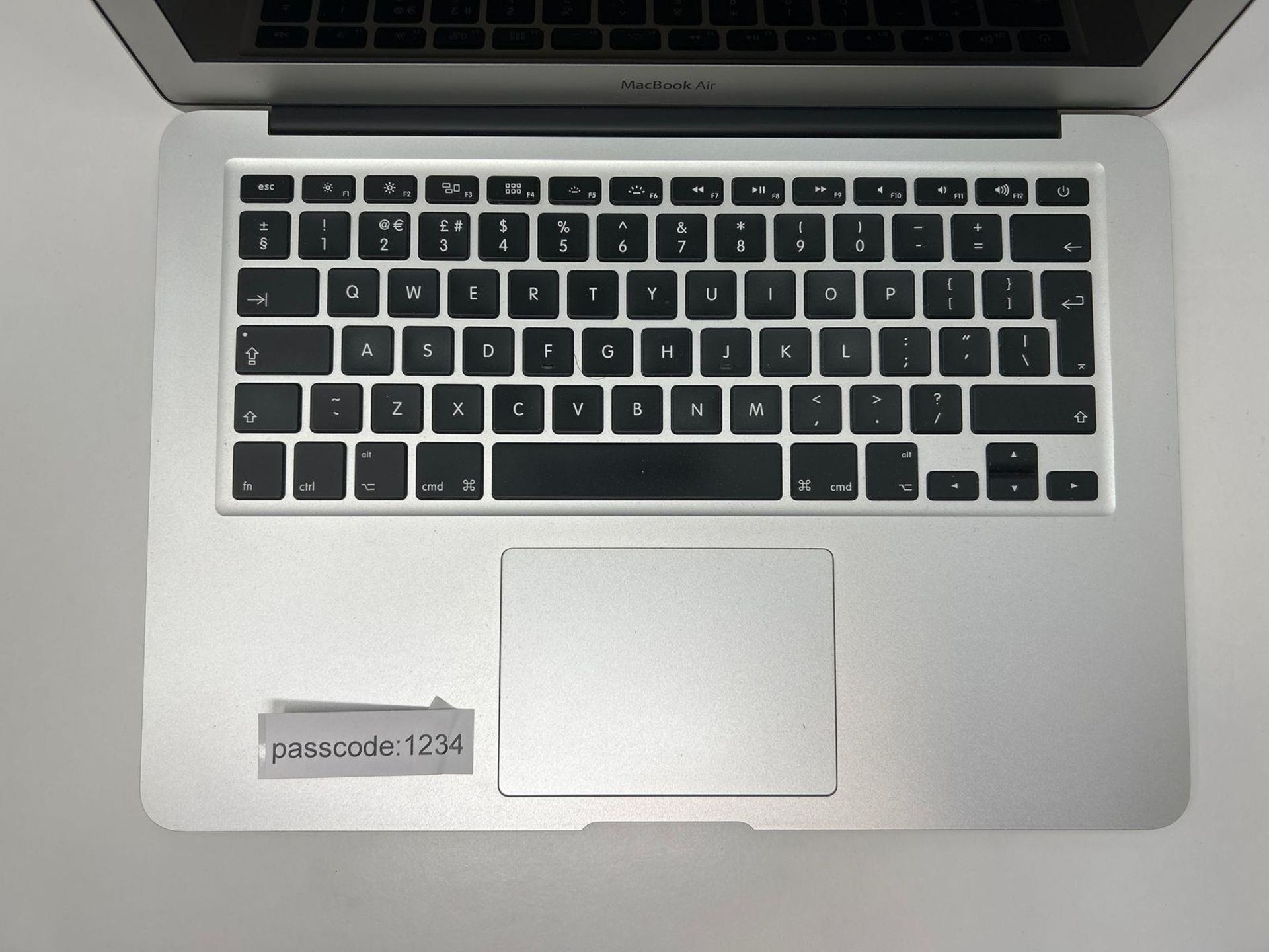 MacBook Air 13" (2017- Core i5 1.8 GHz - 8 GB Memory - 128 GB - Intel HD Graphics 6000 - QWERTY Eng - Image 4 of 8