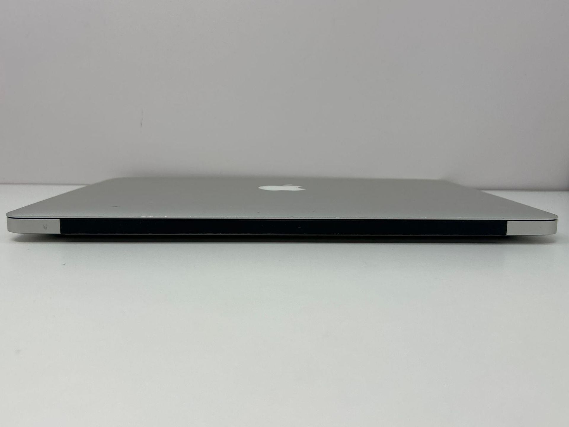 MacBook Air 13" (2017- Core i5 1.8 GHz - 8 GB Memory - 128 GB - Intel HD Graphics 6000 - QWERTY Eng - Image 7 of 8