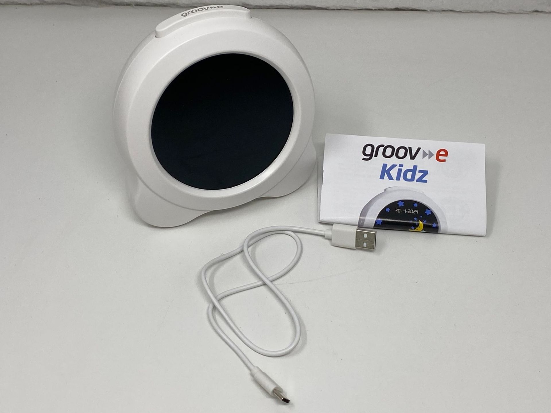 groov e Kidz Sleep Trainer Clock - Kid's Digital Alarm Clock for Sleep Training, LCD Display with M - Image 3 of 5