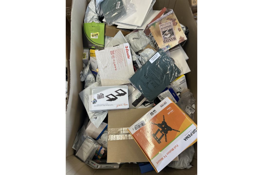 PALLET OF 371 ITEMS - RRP £3325.63 - Hama, GENIE, Europel, SD, Aladine, Jolies, NEW'C, HD-Line - Image 1 of 221