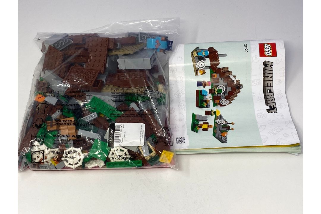 Collection & Delivery AvailableRetail TitleLEGO 21190 Minecraft The ...