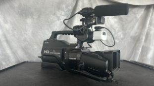 SHOULDER-MOUNT AVCHD CAMCORDER W/ ACCESSORIES AND CASE SONY HXR-MC2500