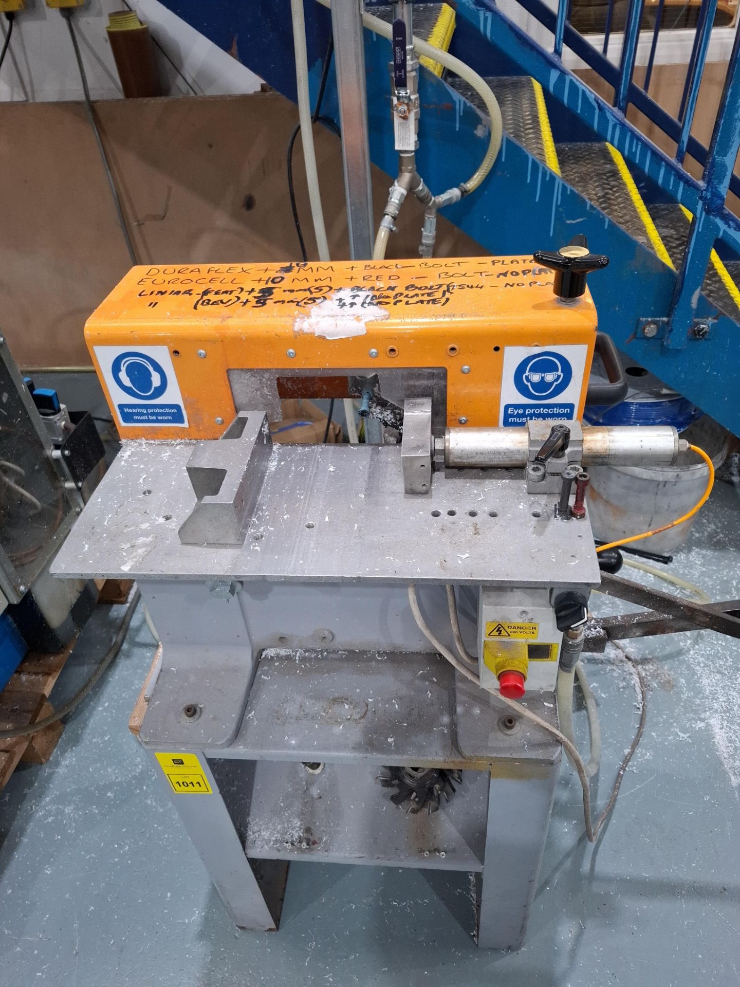 ANTIFERENCE BENCH MOUNTED MILLING MACHINE - Image 2 of 5
