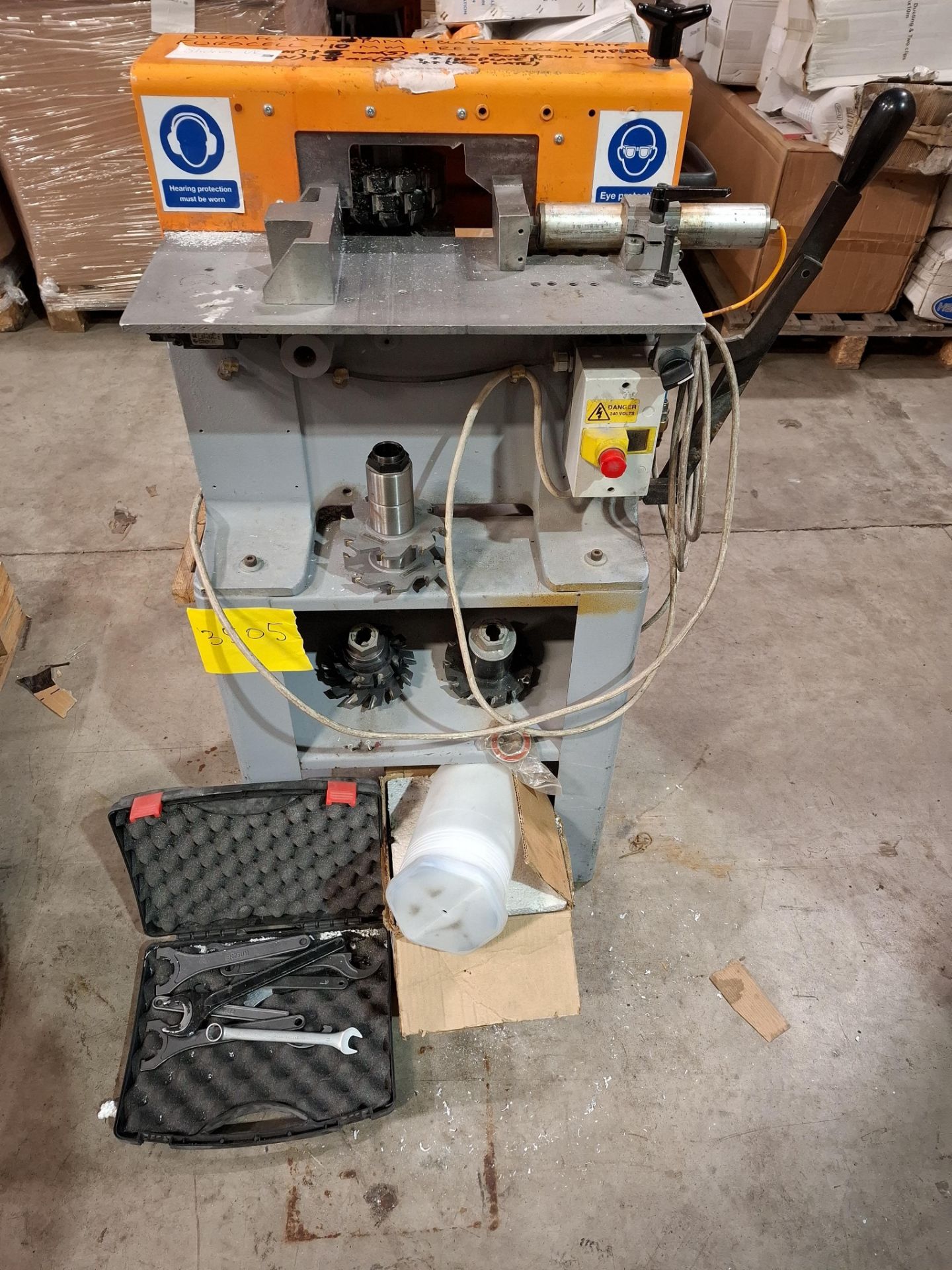 ANTIFERENCE BENCH MOUNTED MILLING MACHINE S/N A1837 WEIGHT 55KG DOM 2001