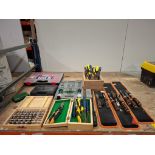 30 X PIECE MIXED TOO LOT TO INCLUDE STANLEY CHISELS - MAGNUSON CHISEL SETS - AUGER BITS -