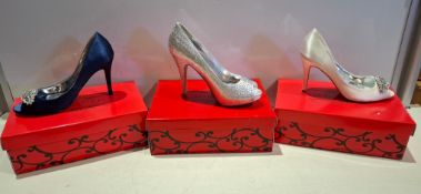 56 X BRAND NEW MIXED SHOES LOT TO INCLUDE GLAMOUR N GLITZ IVORY LACE MESH BRIDAL HEELS