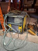 1 X ESAB MIG WELDING MACHINE WITH ATTACHMENTS - MIG C3000I