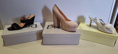 56 X BRAND NEW MIXED SHOES LOT TO INCLUDE DIVINE HIGH HEELD SHOES IN BLACK METALLIC/MESH