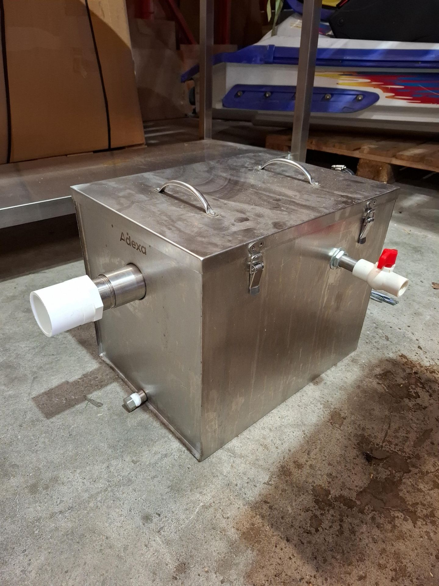1 X HOST 1502GW UNDER - COUNTER GLASSWASHER ALSO INCLUDED ADEXA STAINLESS STEEL GREASE TRAP - Image 5 of 6